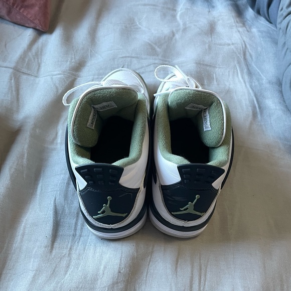SOLD: Women’s Air Jordan 4 Retro “Seafoam” | White/Oil Green-Dark Ash | Size 8.5 - Picture 3 of 5